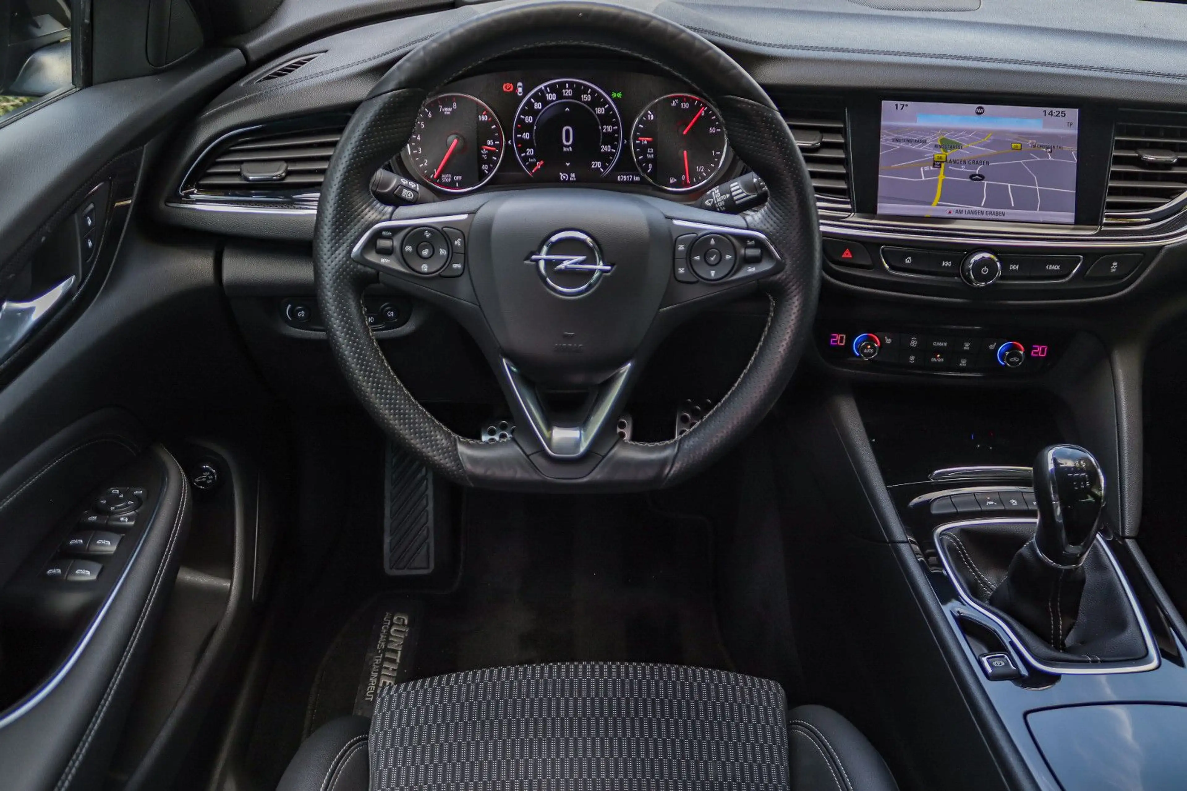 Opel Insignia Tourer*T.LEDER*LED*HUD*KAMERA*SPUR*TOT* — photo 13
