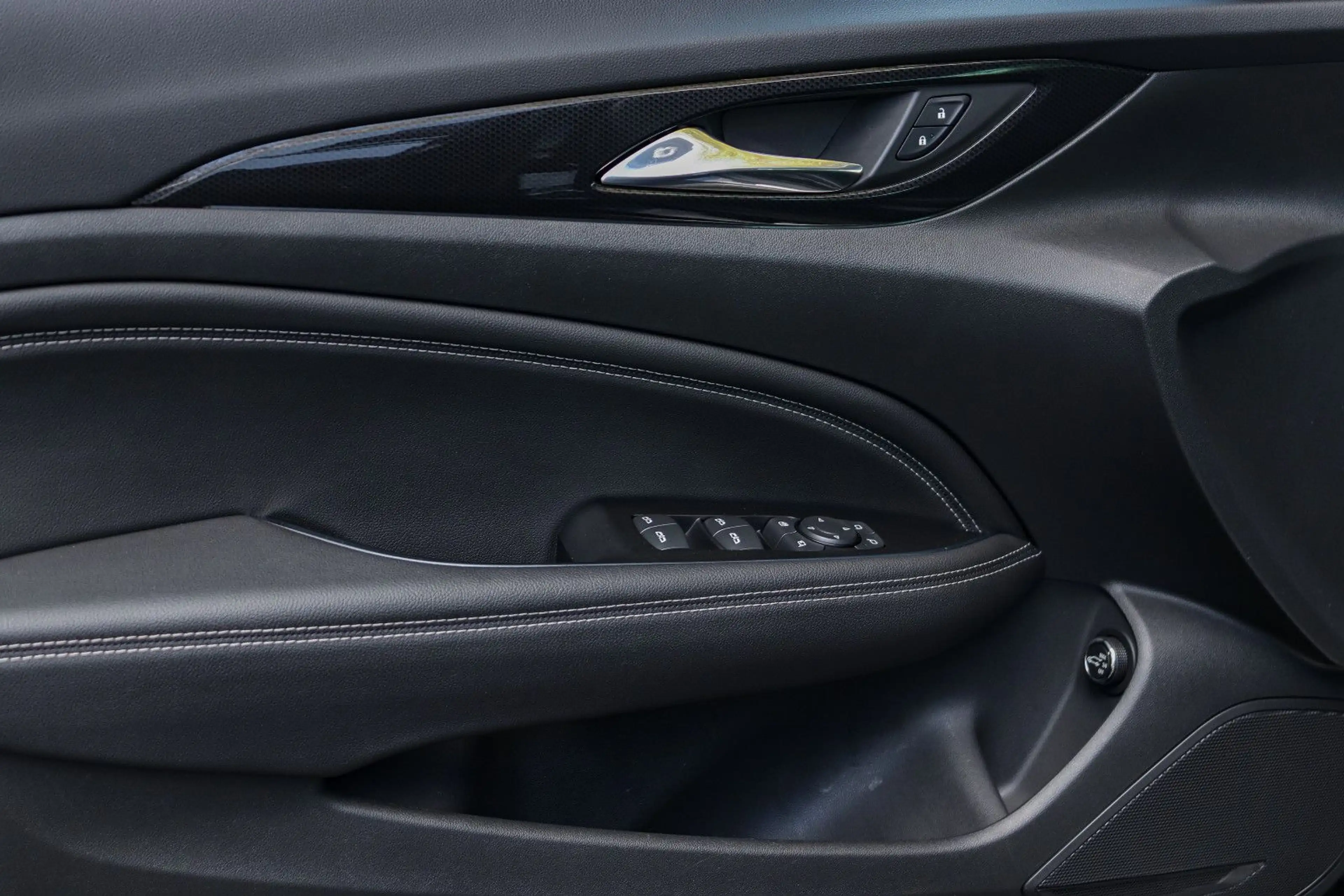 Opel Insignia Tourer*T.LEDER*LED*HUD*KAMERA*SPUR*TOT* — photo 9