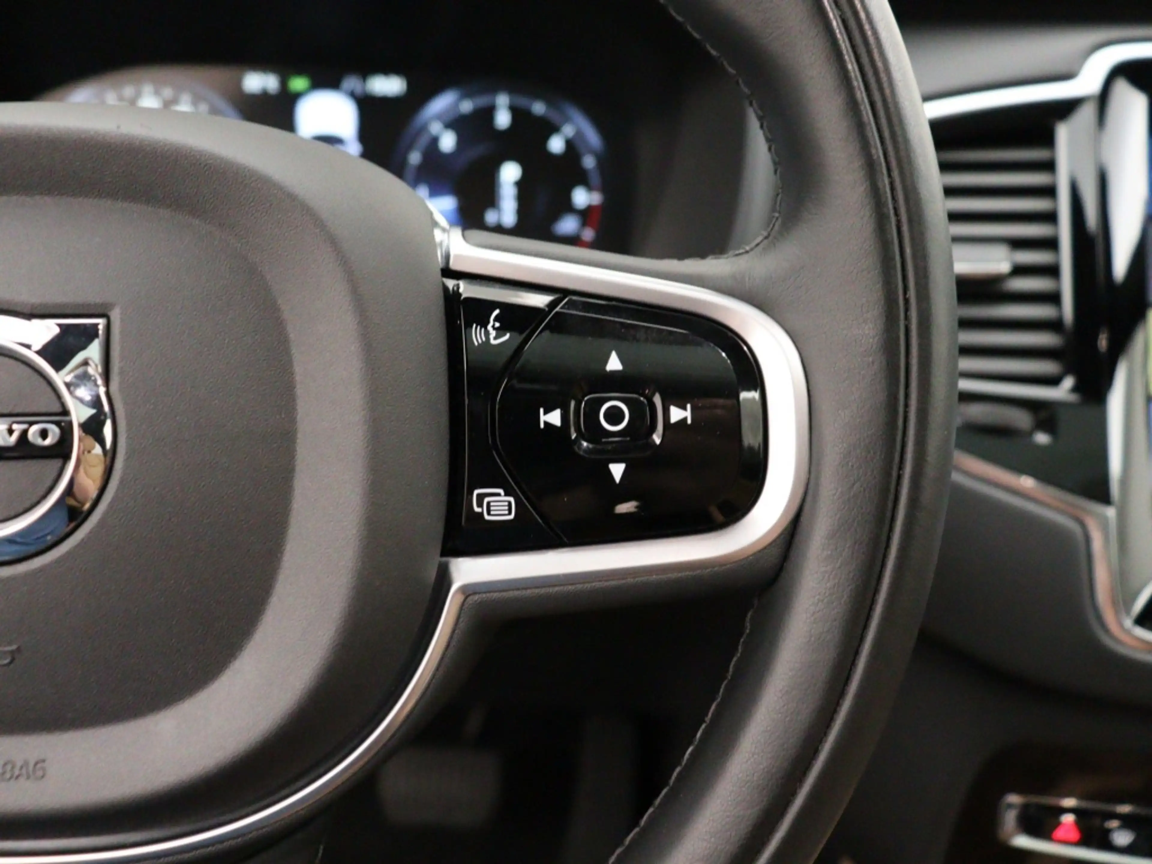 Volvo XC90 D5 AWD AUT(8) INSCRIPTION SCHUIFDAK MASSAGE HEAD-U — photo 13