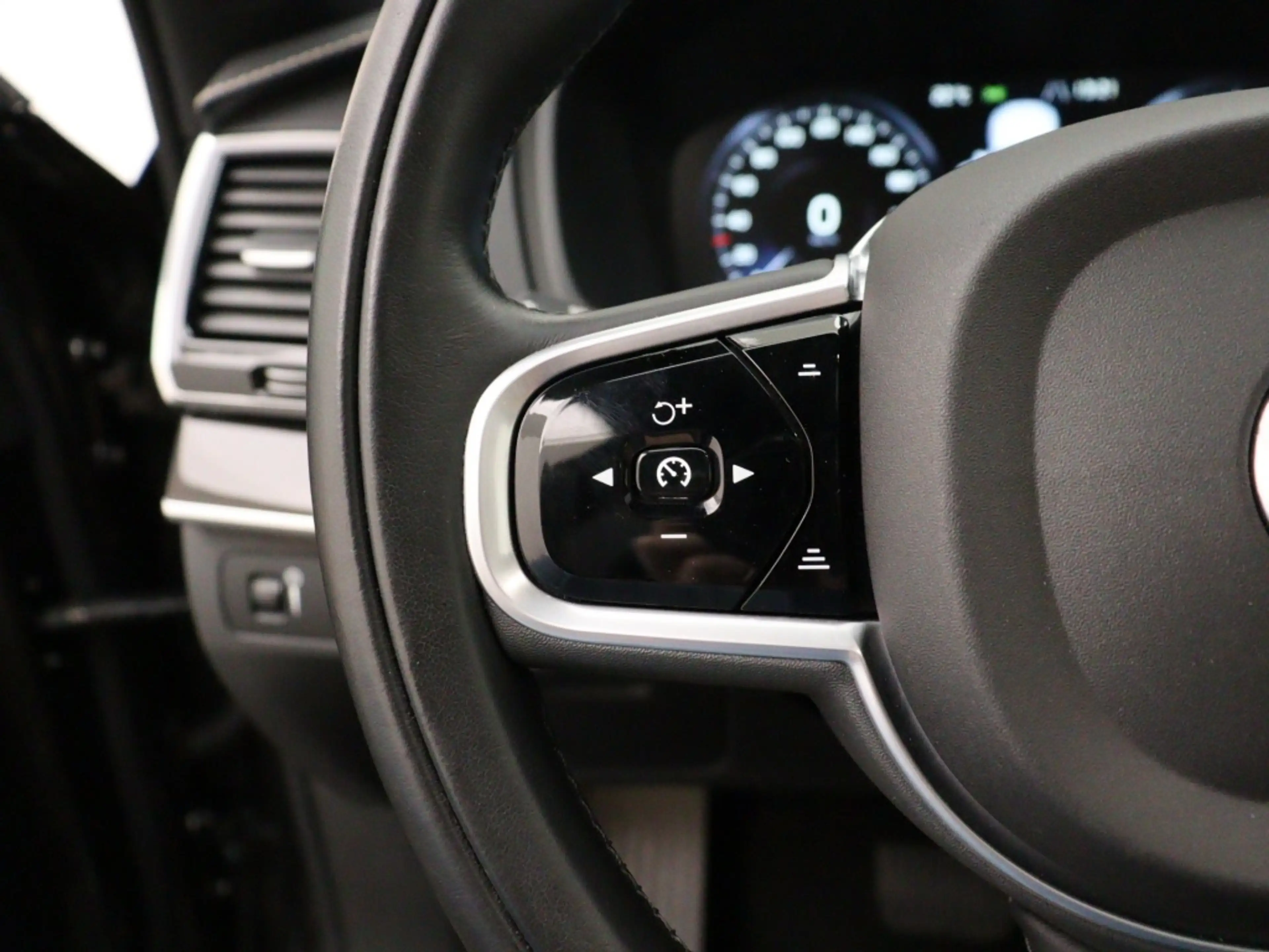 Volvo XC90 D5 AWD AUT(8) INSCRIPTION SCHUIFDAK MASSAGE HEAD-U — photo 14