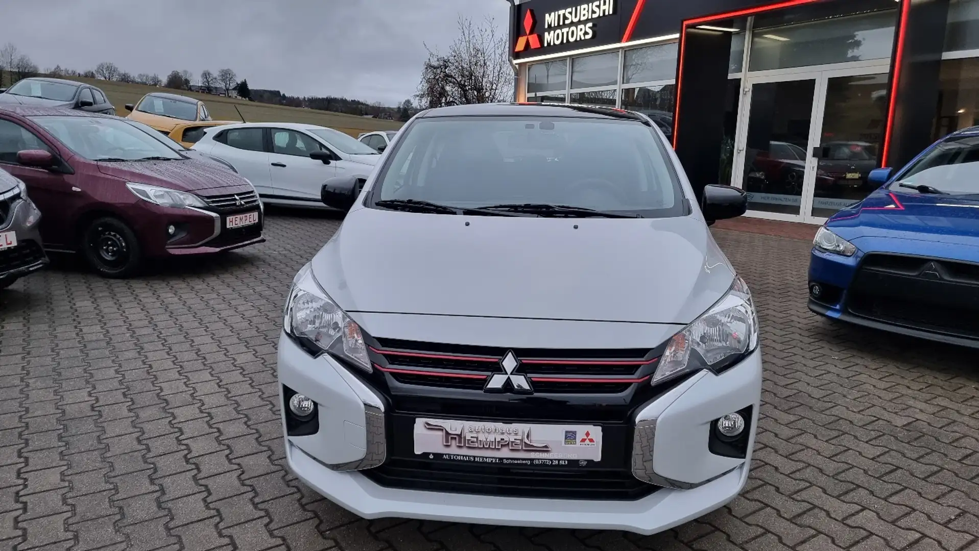 Mitsubishi Space Star Select+ Black1.2 MIVEC 5G. Kamera Weiß - 2