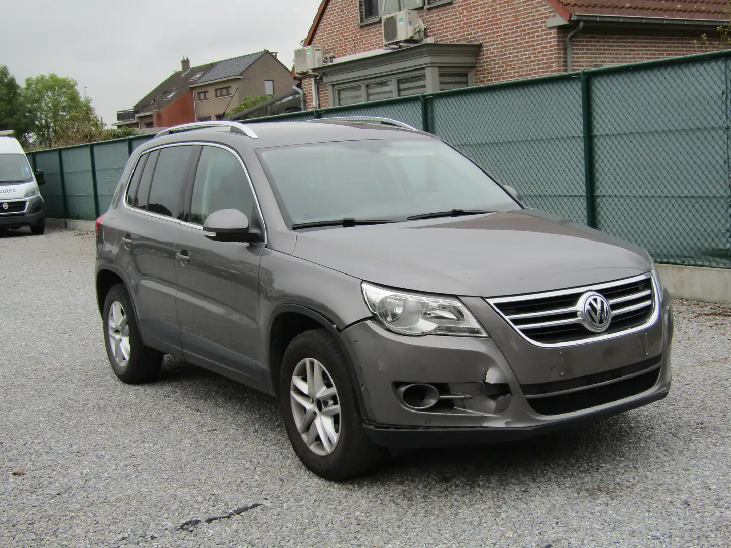 Volkswagen Tiguan Tiguan 2.0 TDI DPF BlueMotion Technology Freestyle Gris - 2