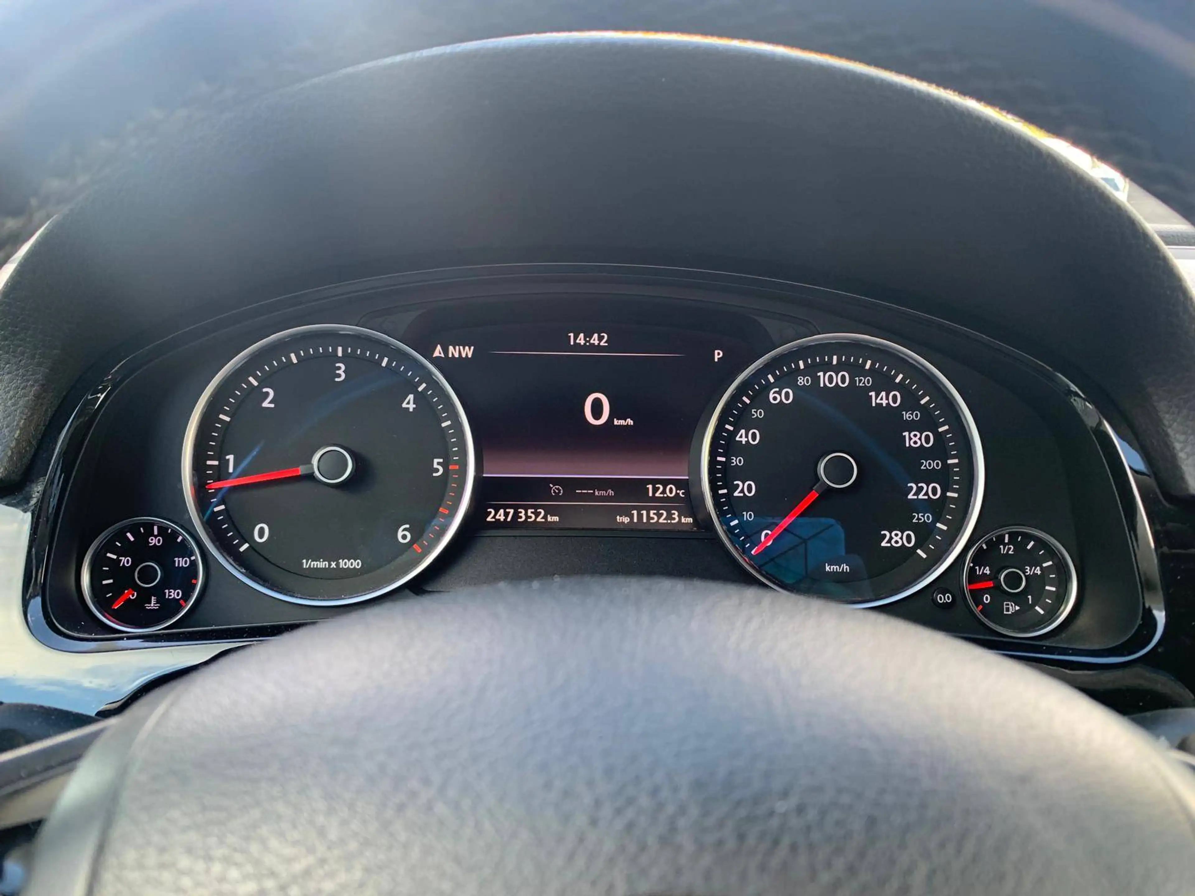 Volkswagen Touareg V6 TDI BMT — photo 11