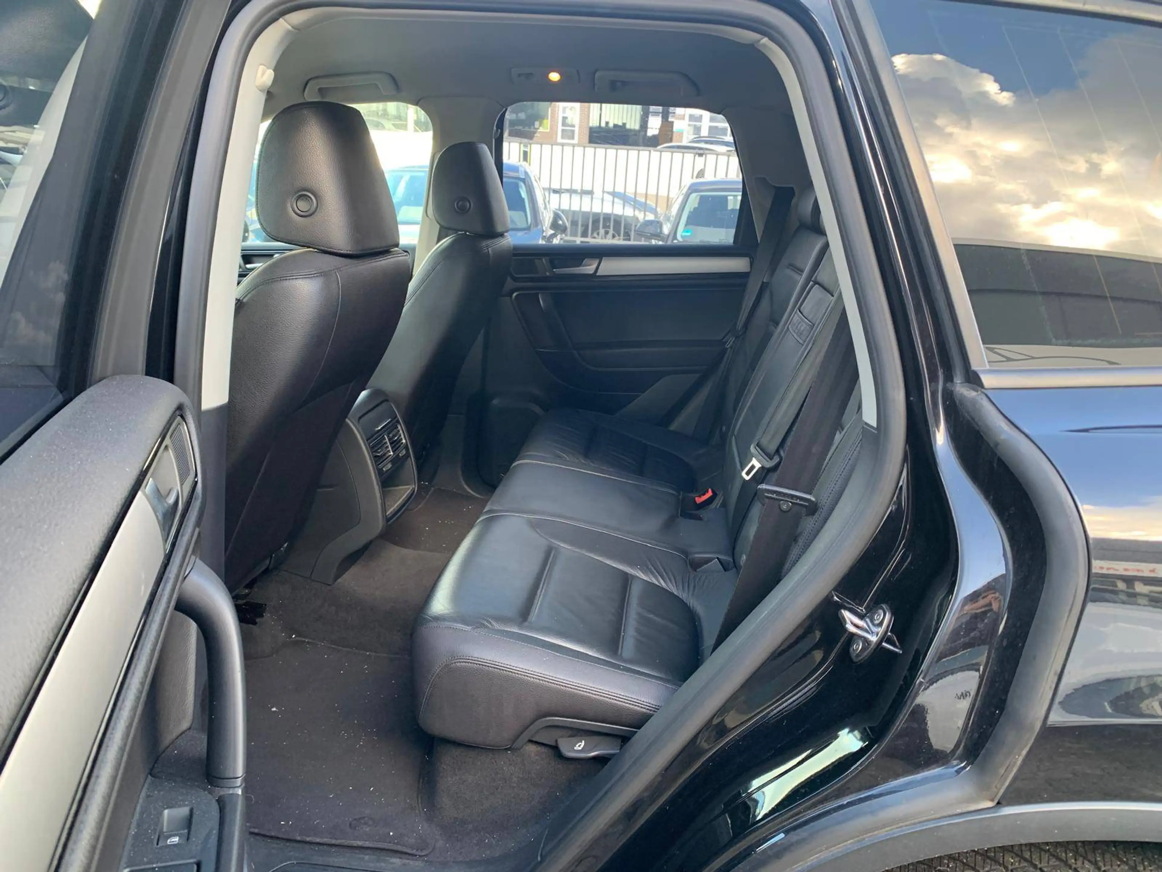 Volkswagen Touareg V6 TDI BMT — photo 8