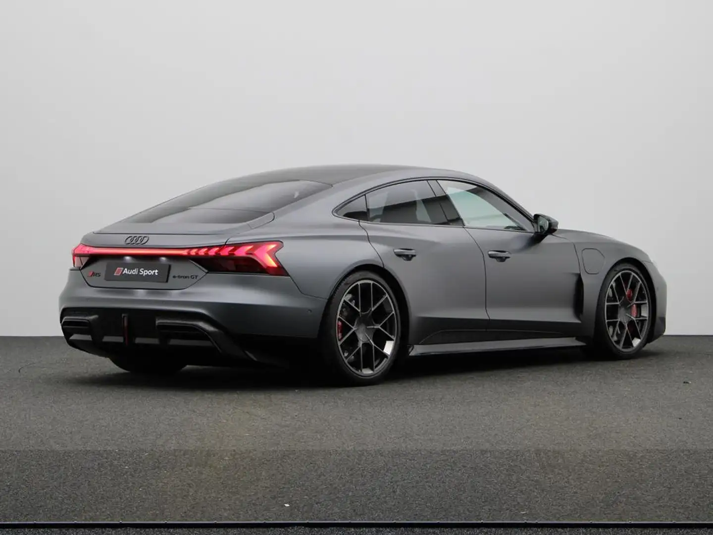 Audi e-tron GT GT PERFORMANCE - 105 KWH - 925 PK - QUATTRO - XPEL MAT Grijs - 2