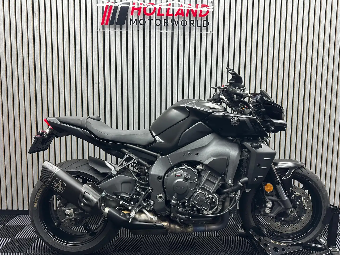 Yamaha MT-10 Tech Black Arrow uitlaat Zwart - 1