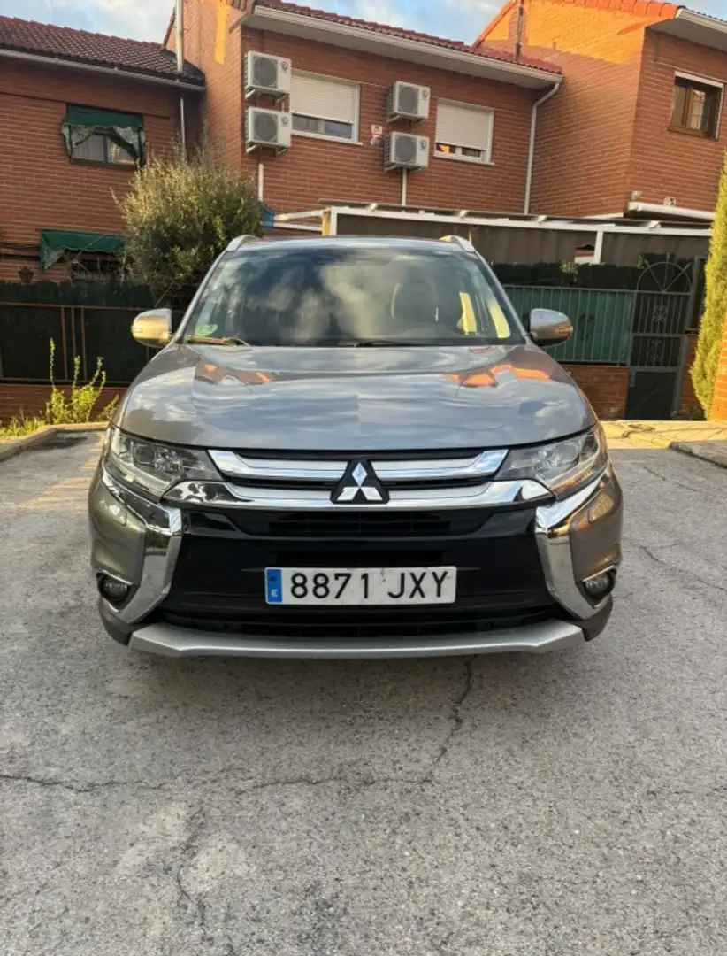 Mitsubishi Outlander 220DI-D Motion 6AT 4WD Gris - 2