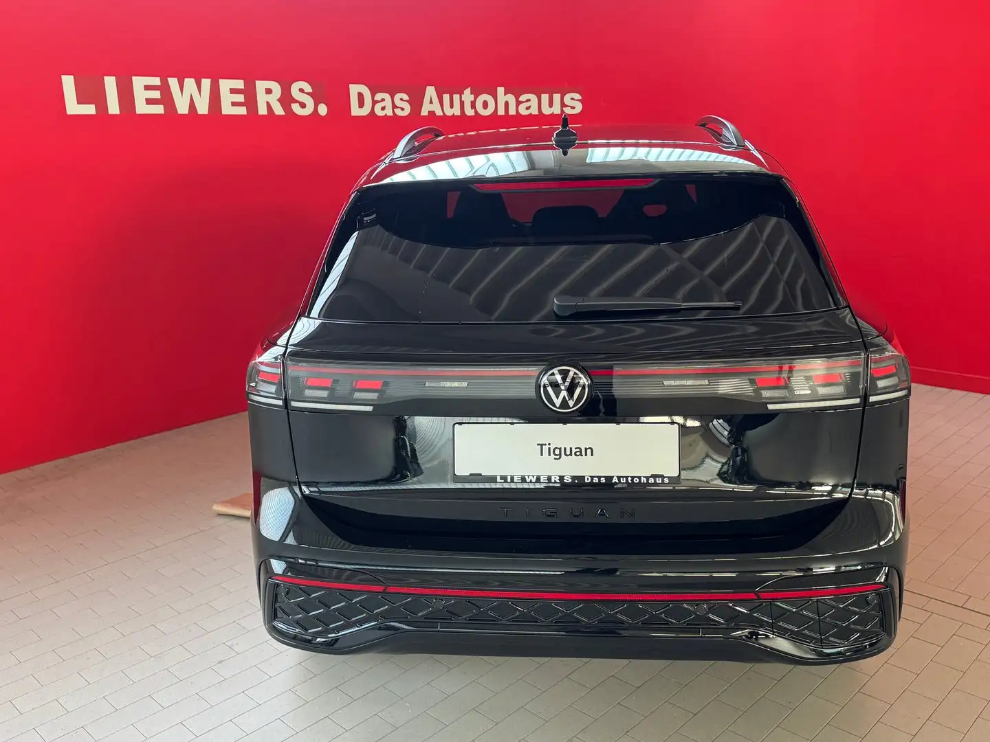 Volkswagen Tiguan Sport eHybrid DSG 150 kW Schwarz - 2