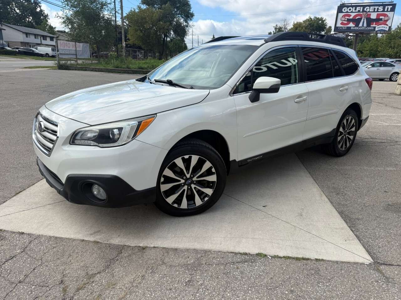 2015 Subaru Outback 5dr Wgn CVT 3.6R w/Limited & Tech Pkg — снимка 1