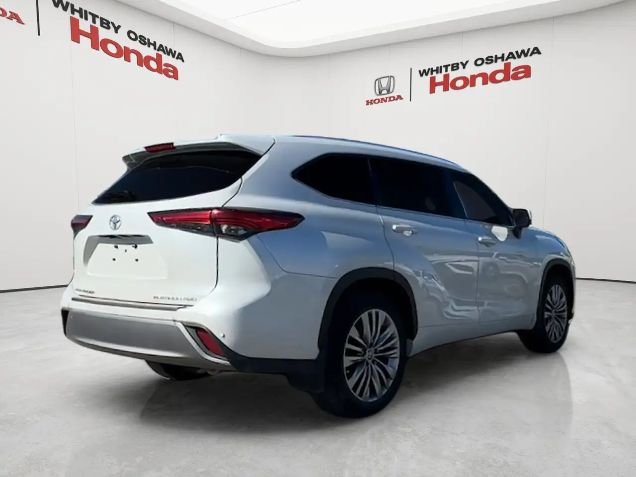 Toyota Highlander снимка Toyota Highlander