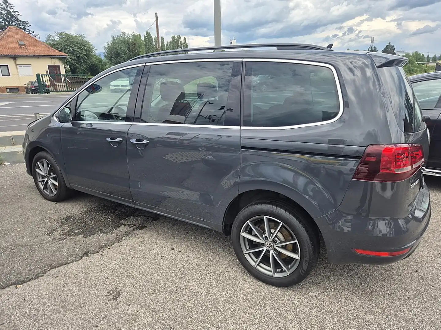 Volkswagen Sharan Comfortline SCR 2,0 TDI DSG Grau - 2