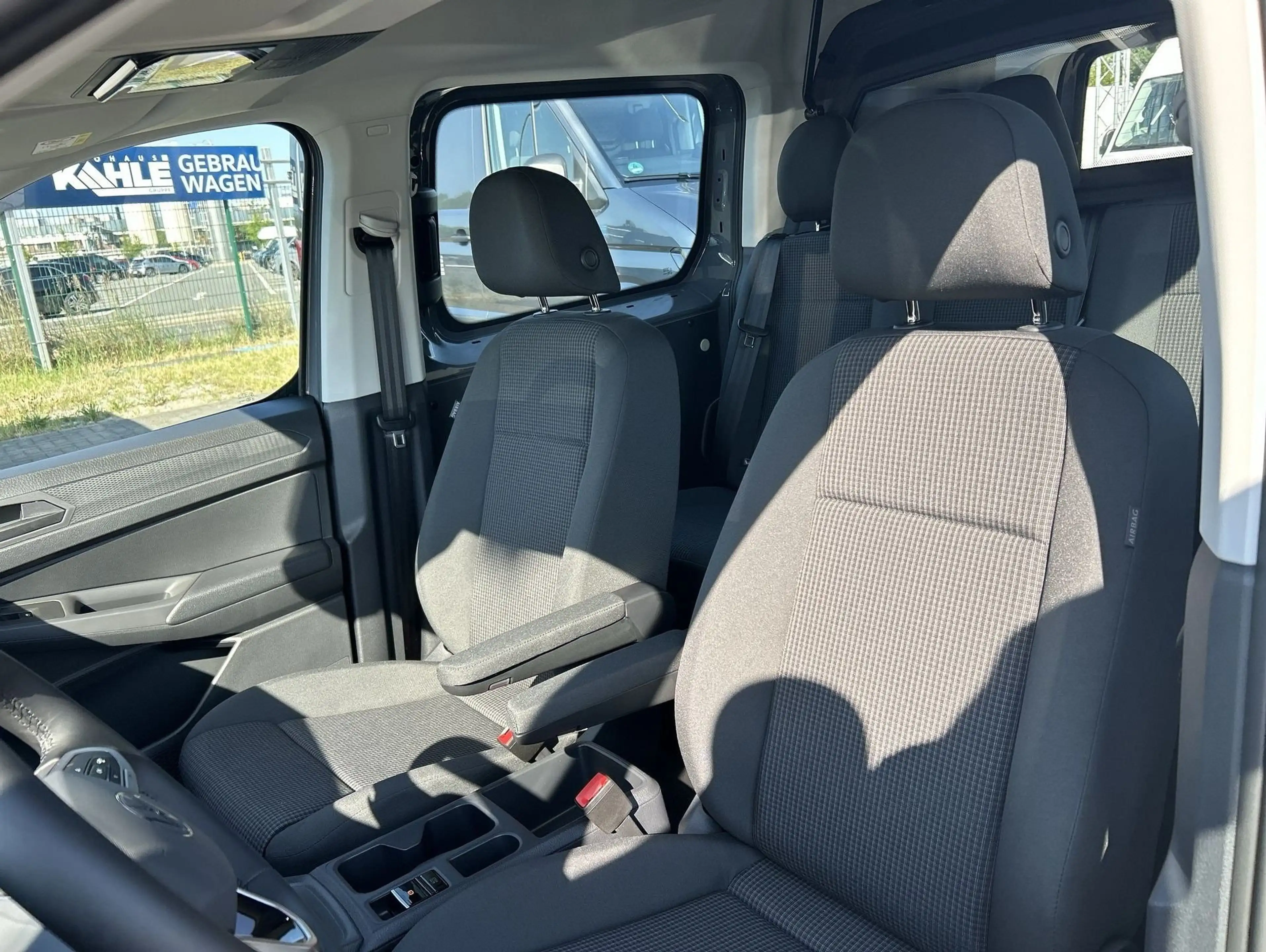 Volkswagen Caddy NFZ Caddy Flexible Maxi 5-Sitzer Motor: 2.0 l TDI — photo 8