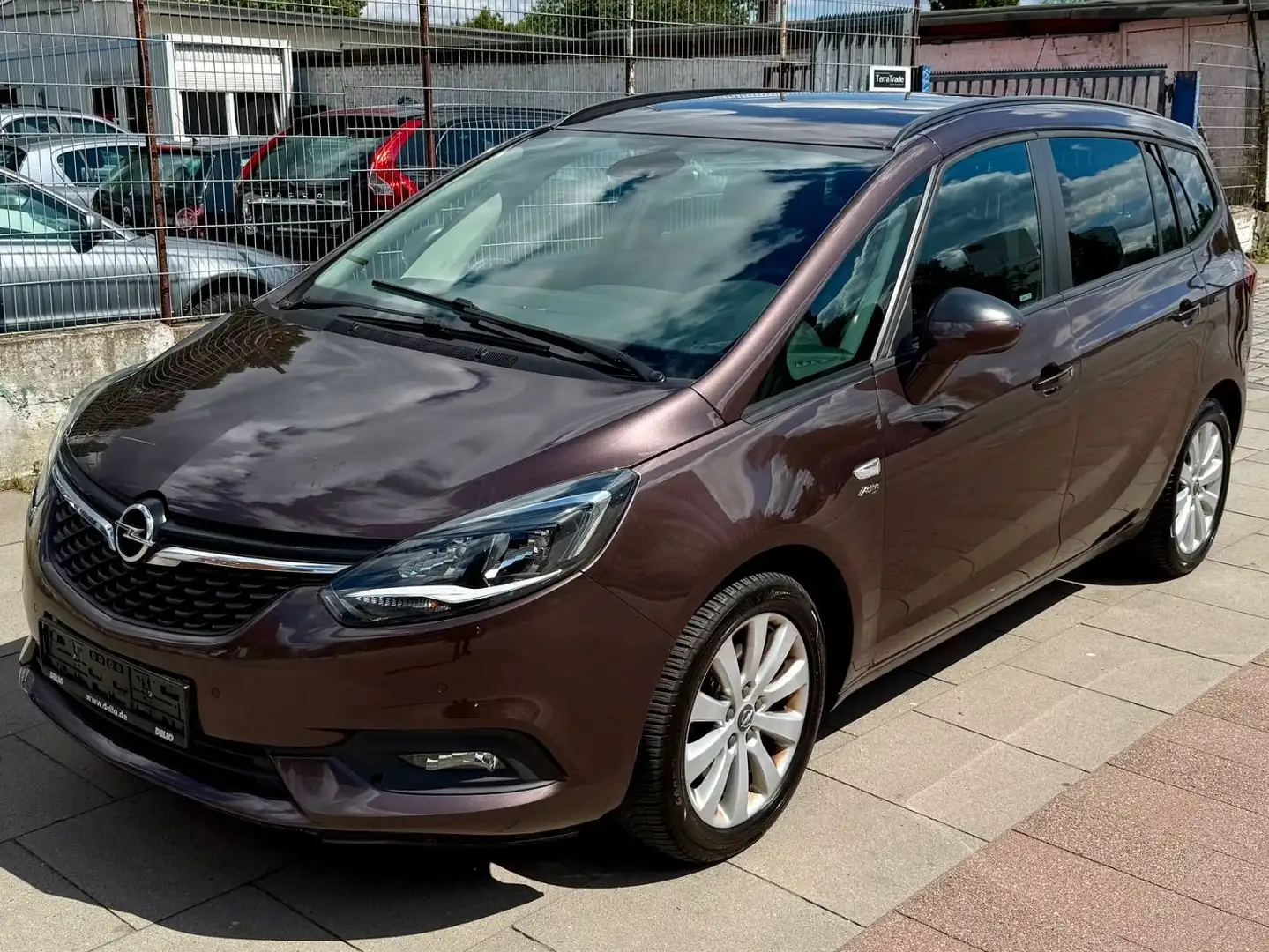 Opel Zafira C Business Edition Start/Stop / TÜV 10.26 Braun - 1
