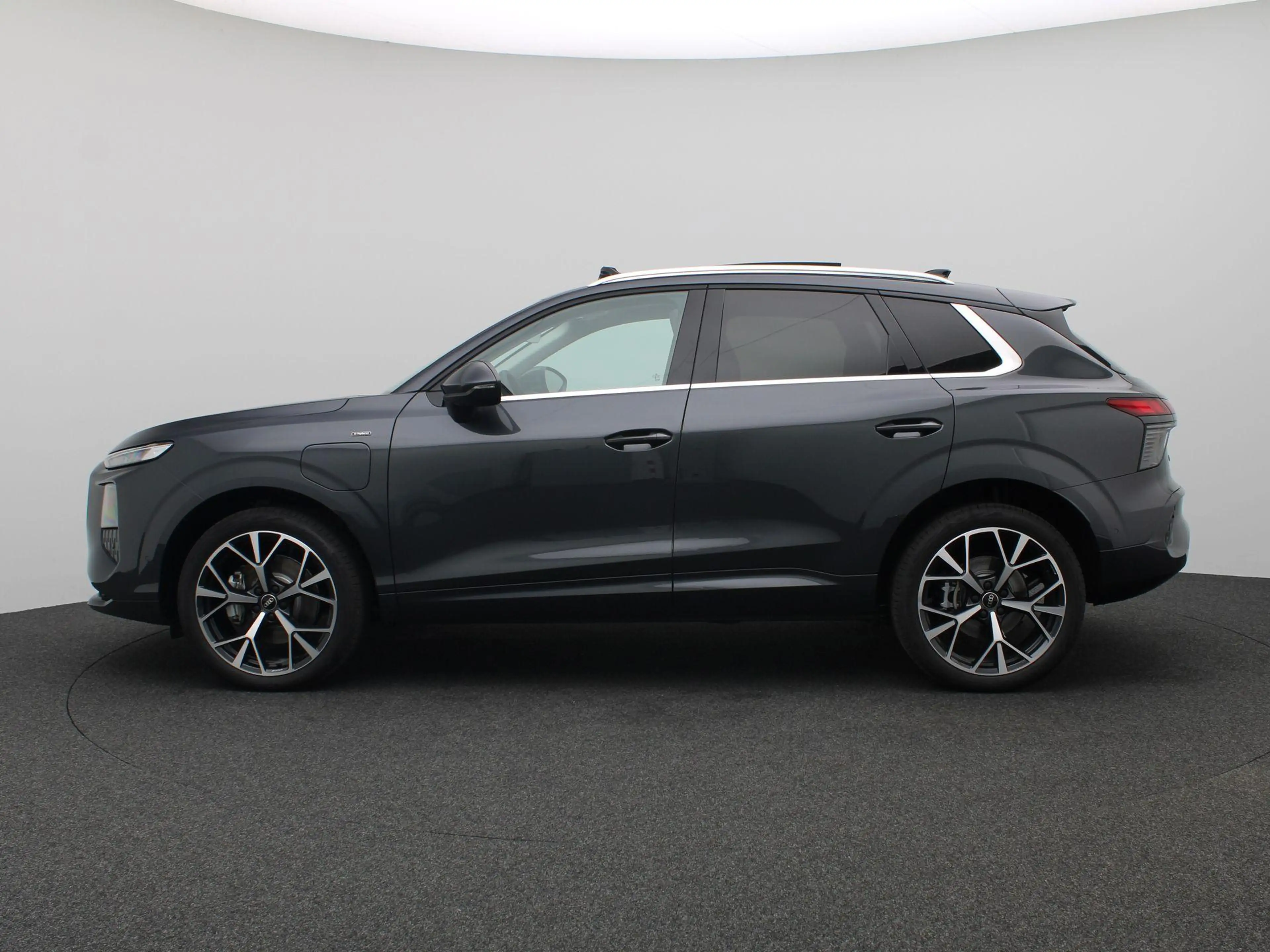 Audi Q3 1.5 e-hybrid Advanced edition 272 PK Full LED kopl — photo 2