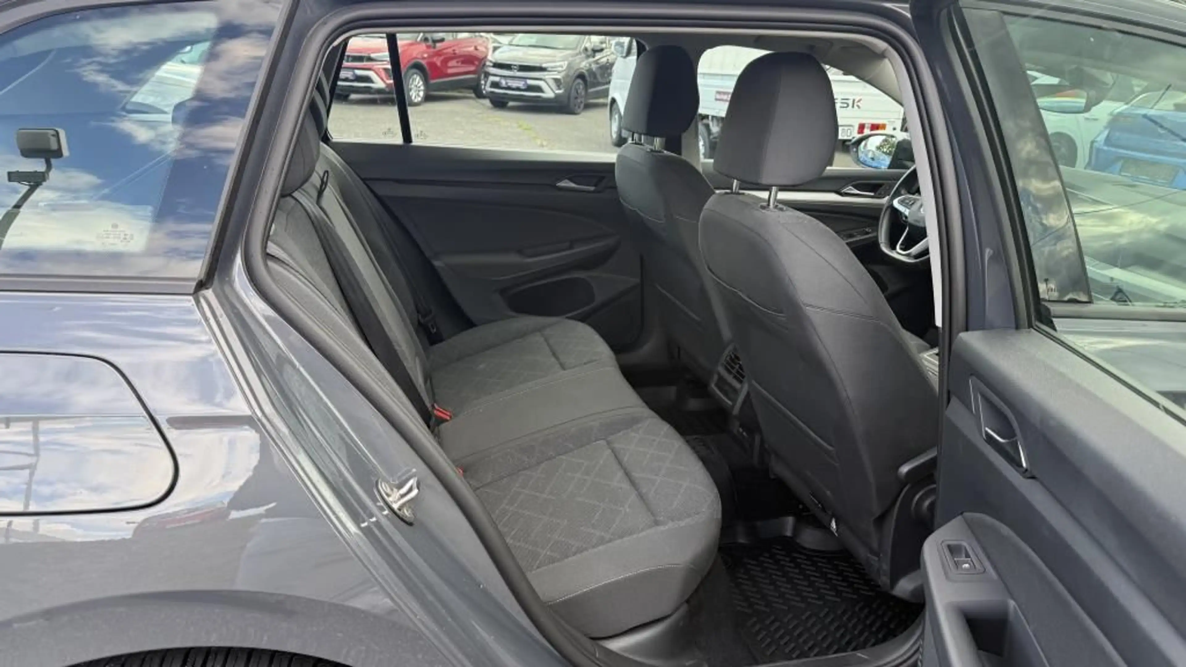 Volkswagen Golf VIII Variant Life 1.5 eTSI Navi+ACC+Klimaau — photo 12