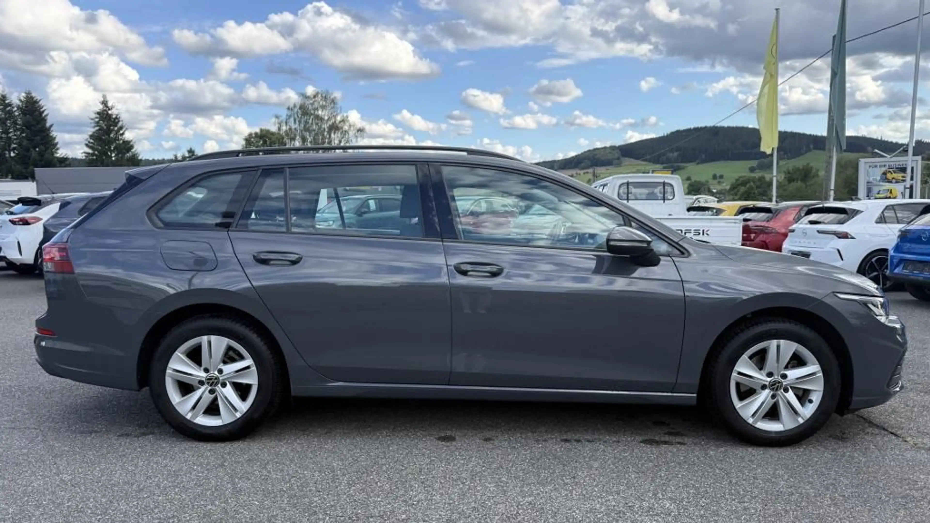 Volkswagen Golf VIII Variant Life 1.5 eTSI Navi+ACC+Klimaau — photo 4