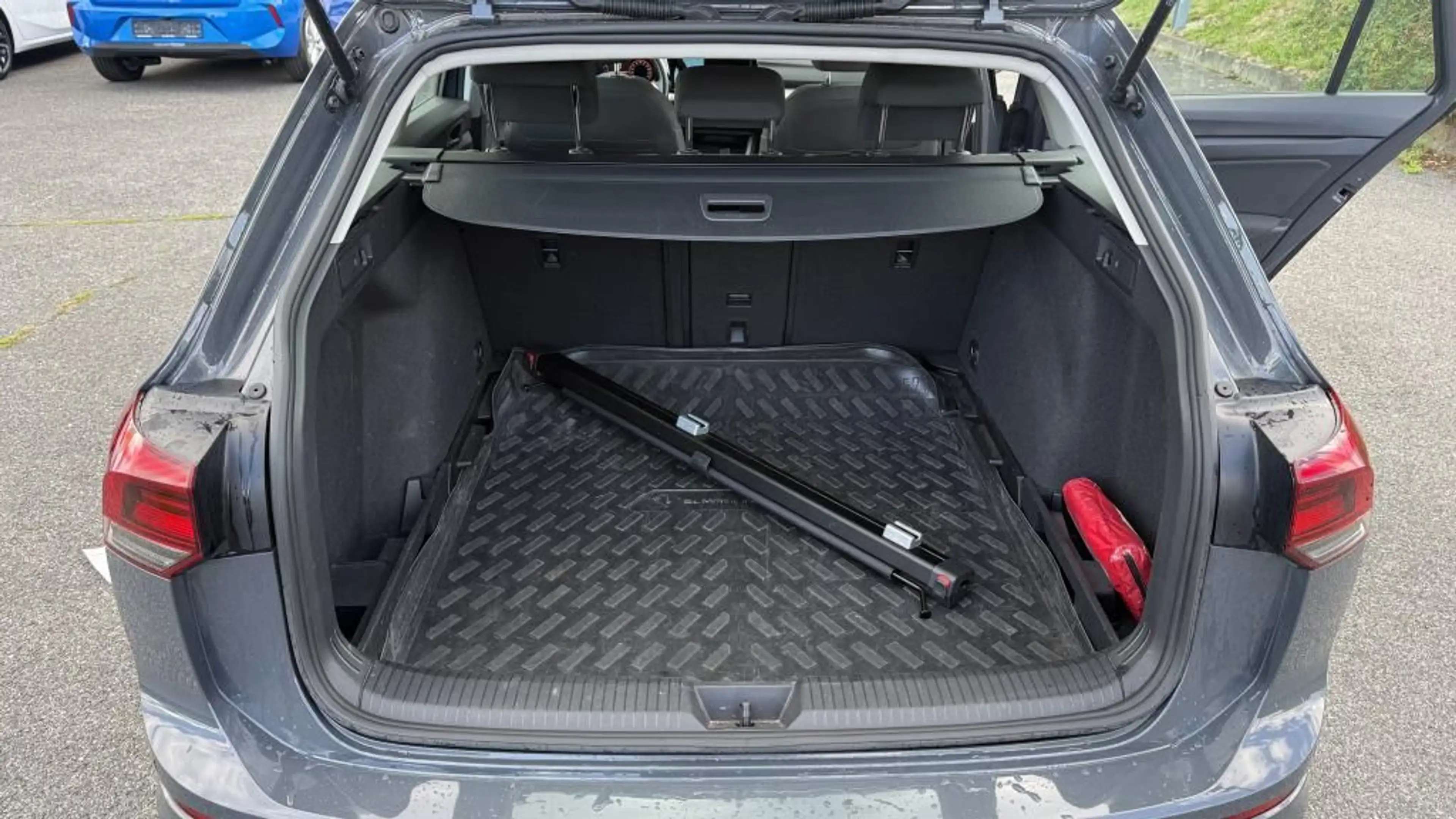 Volkswagen Golf VIII Variant Life 1.5 eTSI Navi+ACC+Klimaau — photo 13