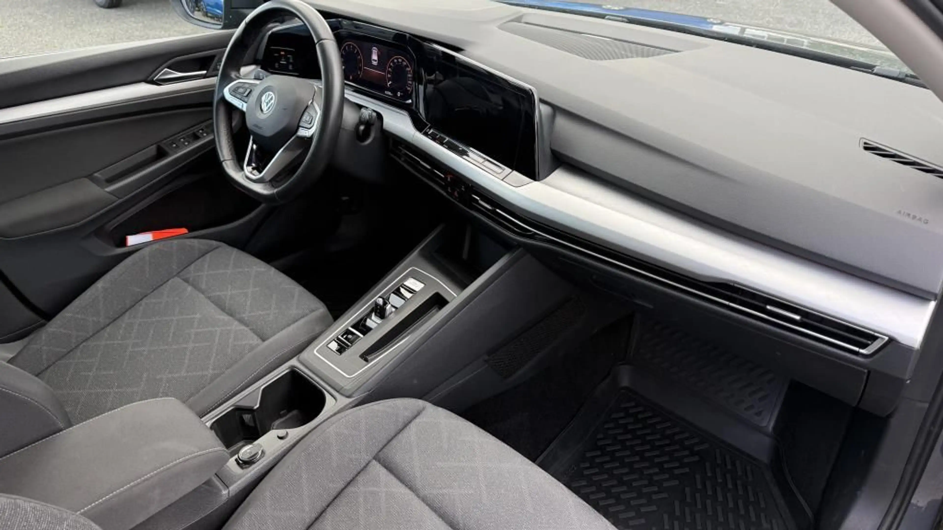 Volkswagen Golf VIII Variant Life 1.5 eTSI Navi+ACC+Klimaau — photo 10