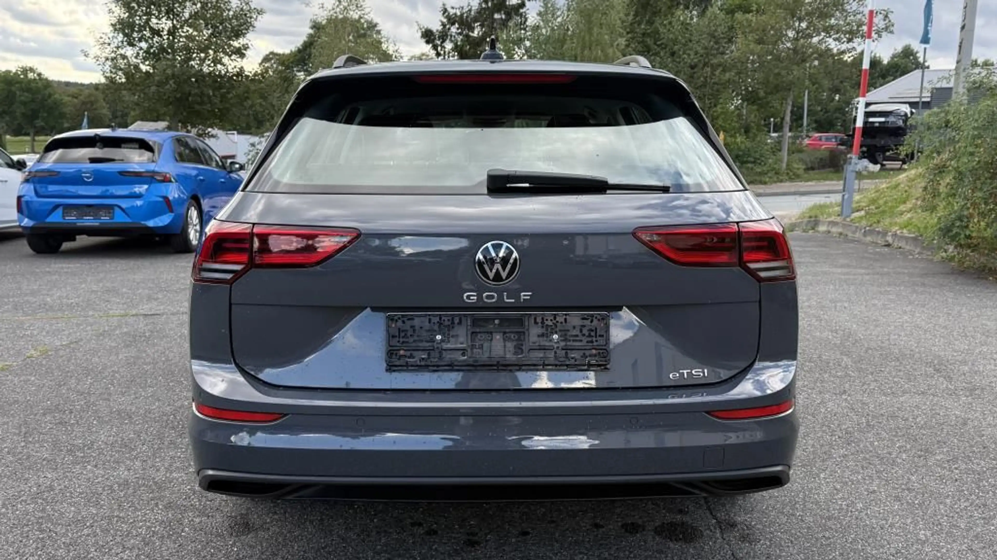 Volkswagen Golf VIII Variant Life 1.5 eTSI Navi+ACC+Klimaau — photo 6