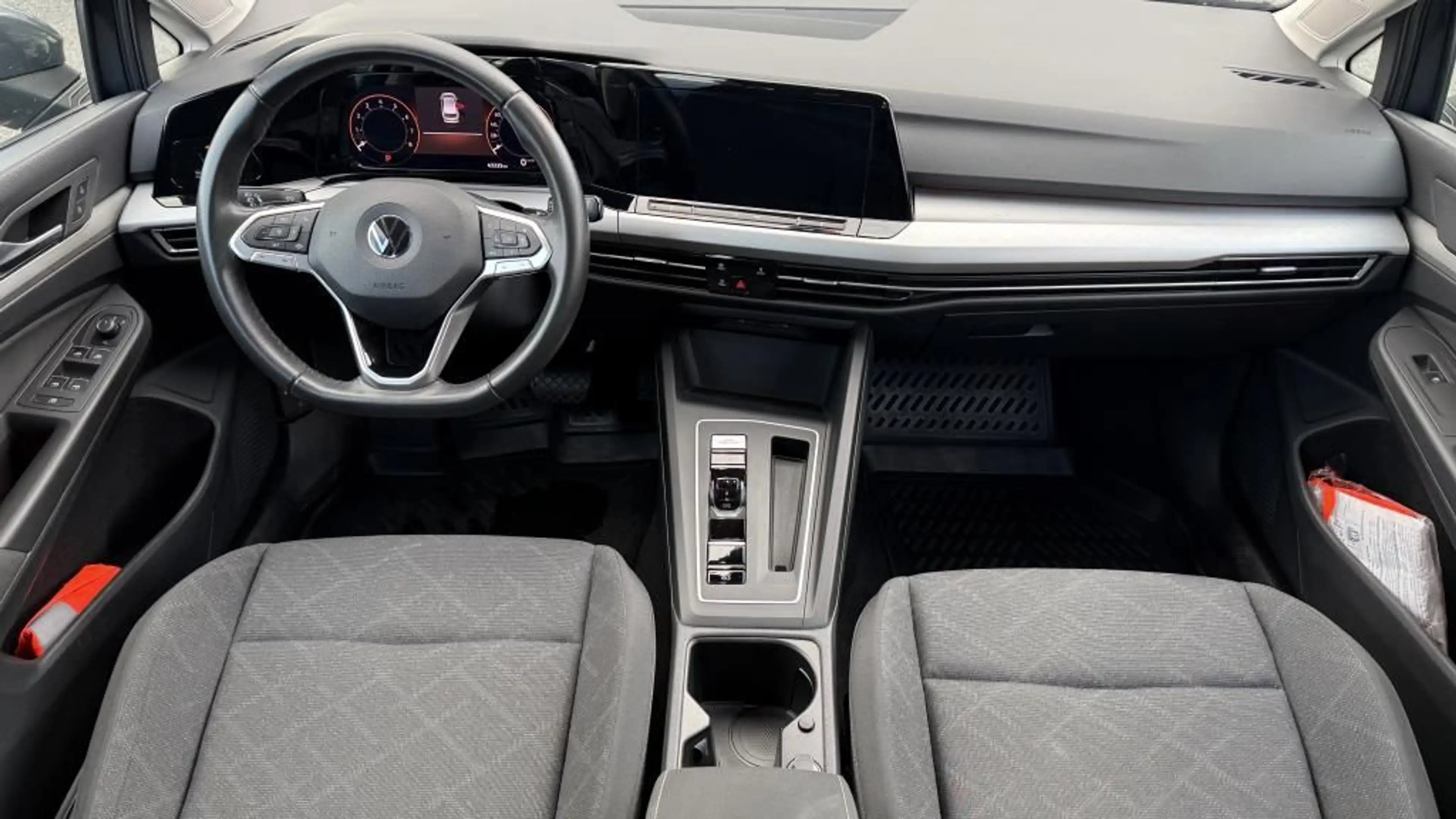 Volkswagen Golf VIII Variant Life 1.5 eTSI Navi+ACC+Klimaau — photo 11
