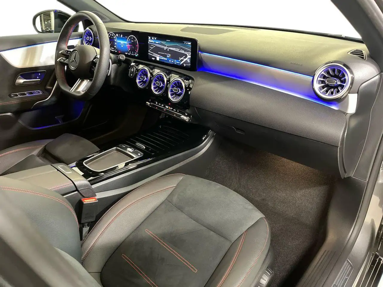 Mercedes-Benz A-Class 2026 — фото 15