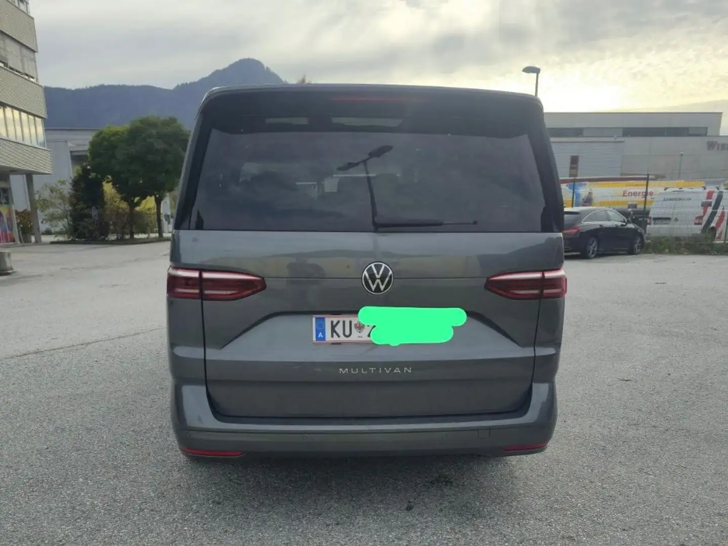 Volkswagen T7 Multivan Multivan 2,0 TDI Business ÜH Business Grau - 2