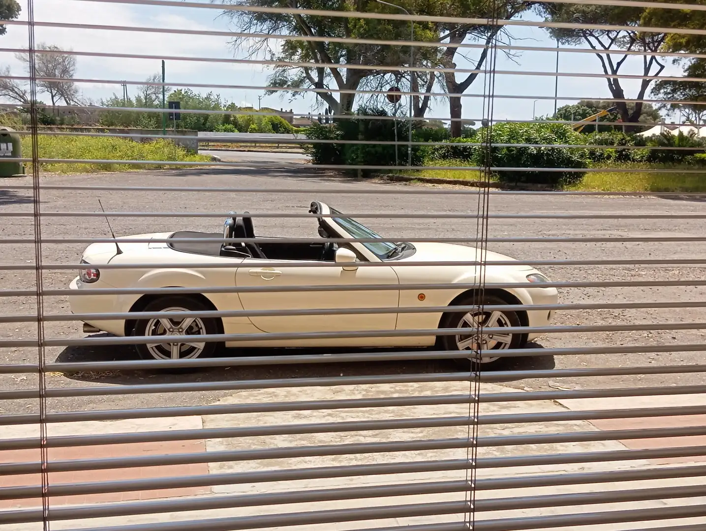 Mazda MX-5 1.8 Wind (mid) - 2