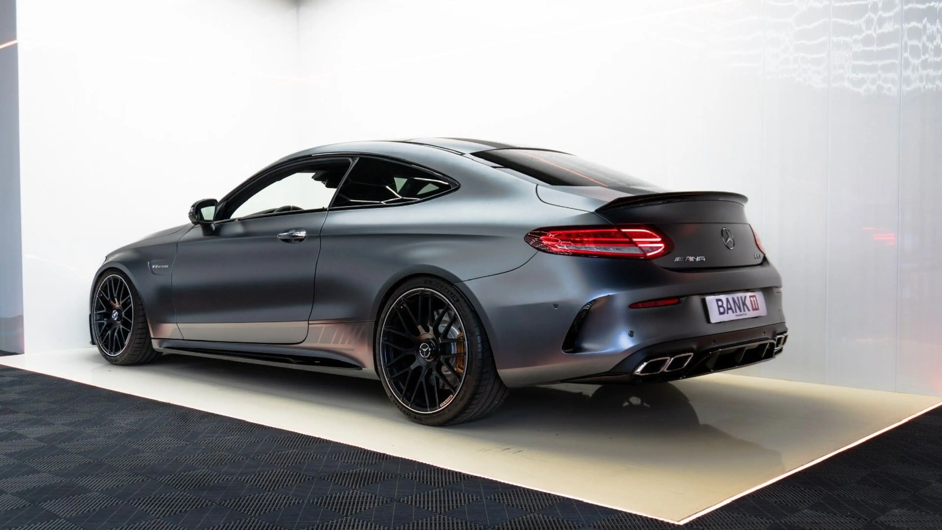 Mercedes-Benz C 63 AMG EDITION 1 COUPE KERAMIK/360/PAGA/PANO/ — photo 2