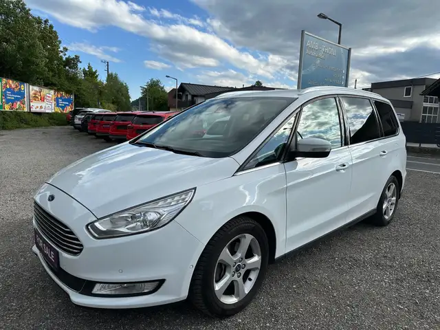 Ford Galaxy view 2