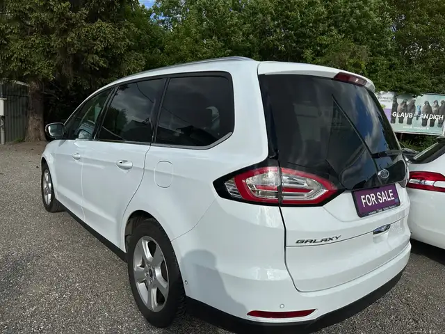 Ford Galaxy view 4