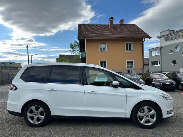 Ford Galaxy view 6