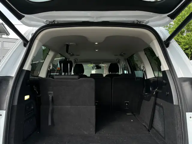 Ford Galaxy view 13