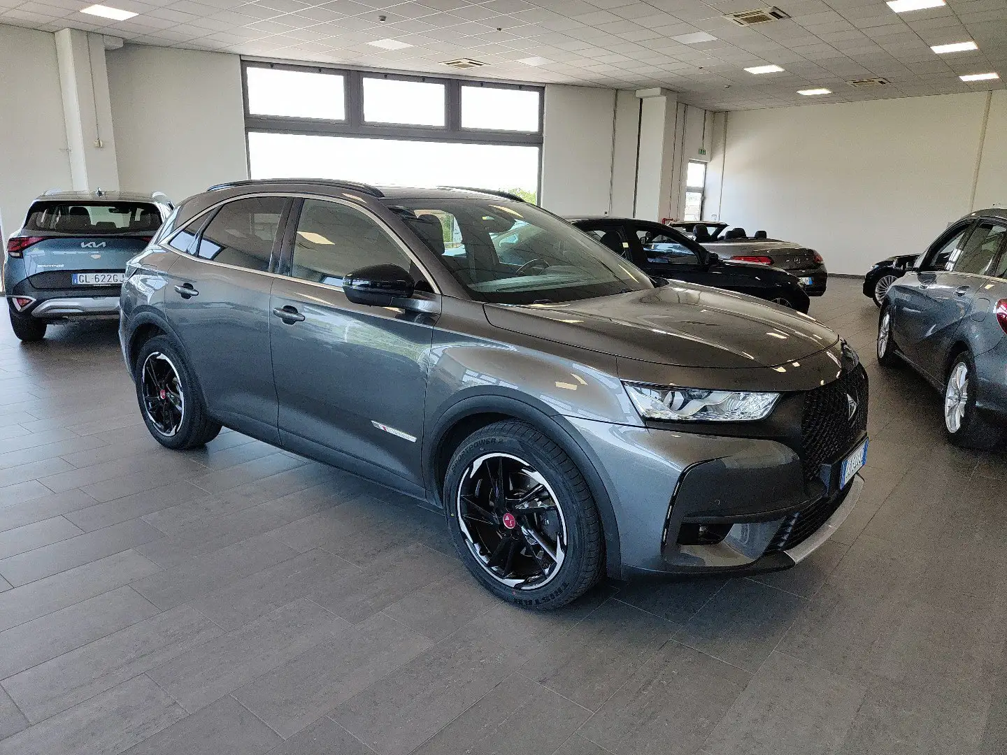 DS Automobiles DS 7 E-Tense Plug in Hybrid 4x4 Performance Line Navi Grigio - 2