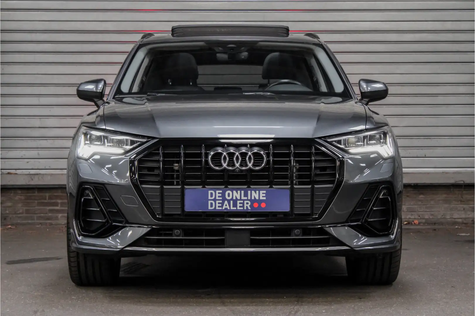 Audi Q3 45 TFSIe 245PK Black Edition |Pano|Sfeer|Carplay|T - 2