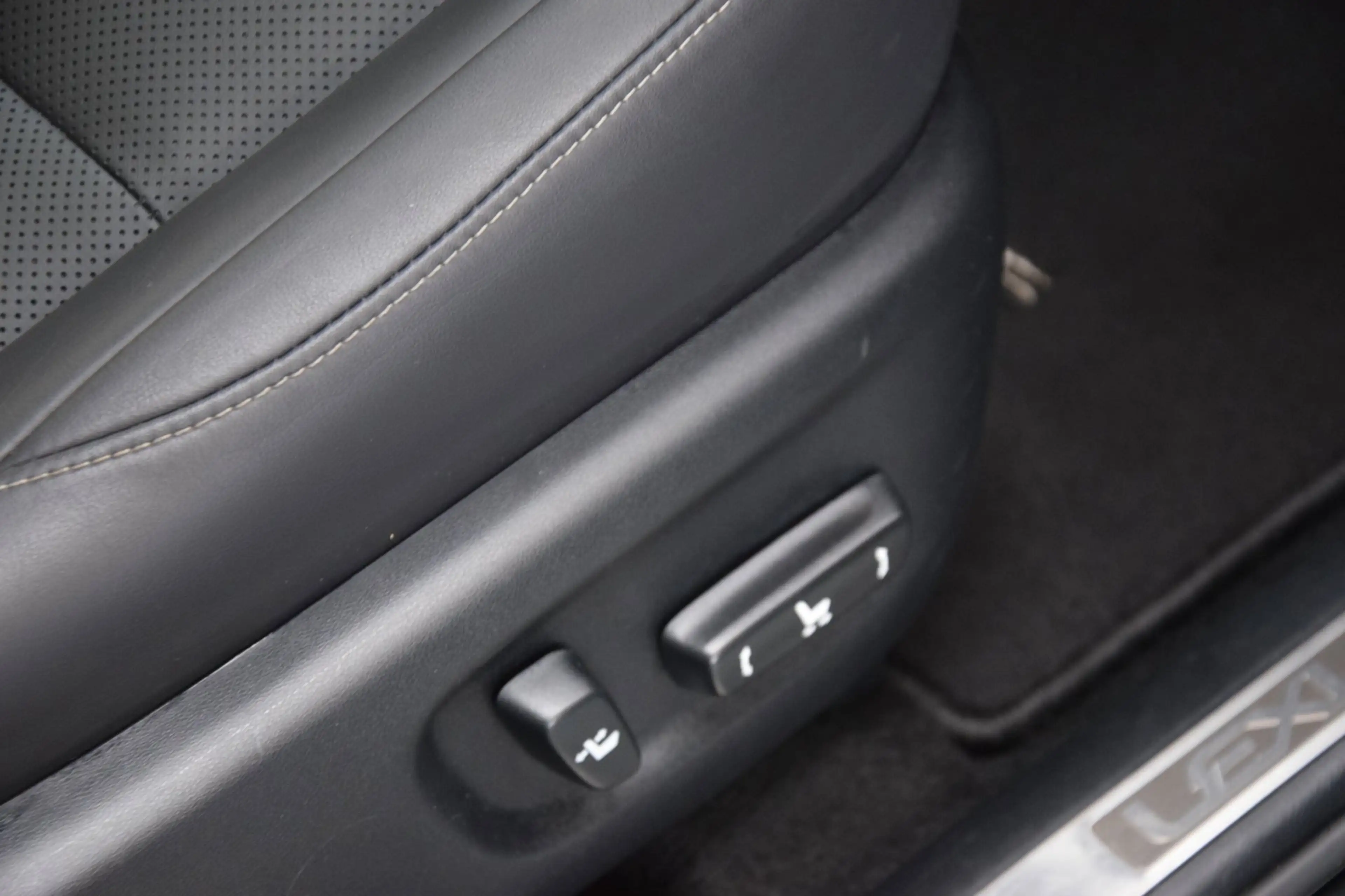 Lexus NX 300h AWD Business Line|Navi|Panoramadak|Leder| — photo 17
