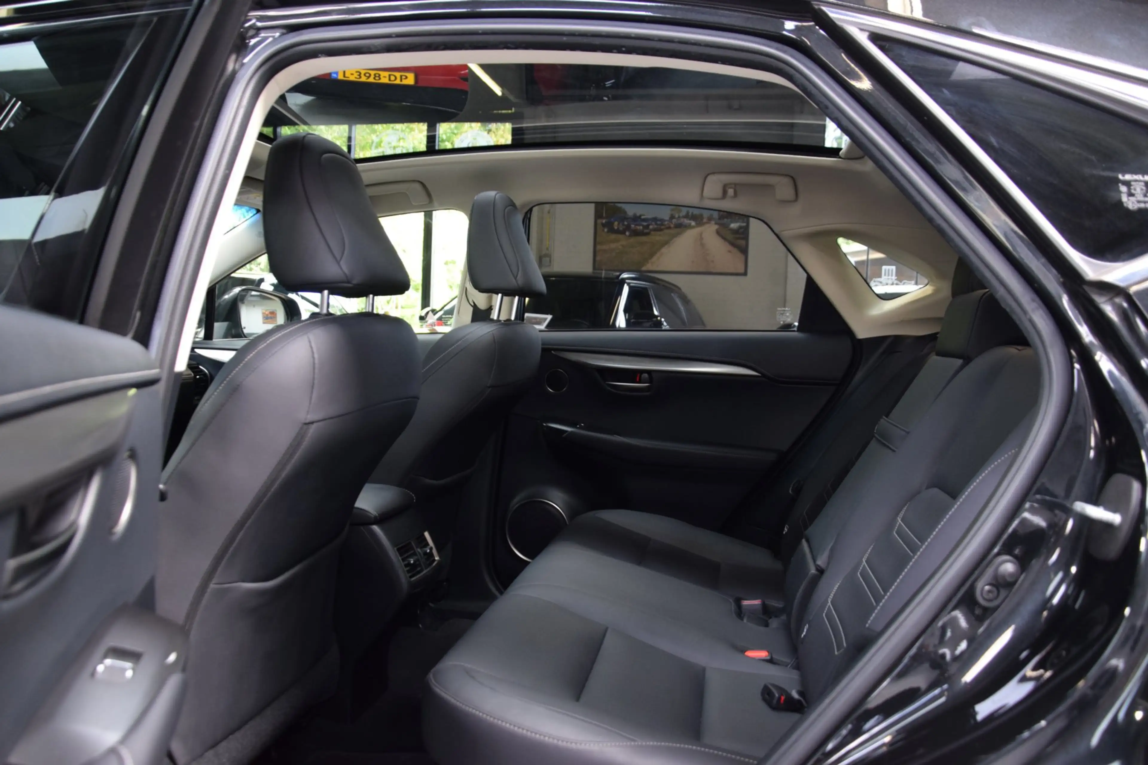 Lexus NX 300h AWD Business Line|Navi|Panoramadak|Leder| — photo 28