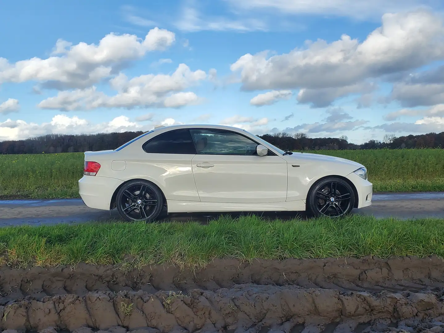 BMW 118 118d Coupe Blanc - 1