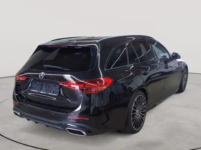Mercedes-Benz C-Class view 4