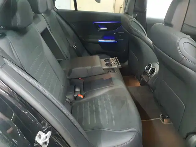 Mercedes-Benz C-Class view 13