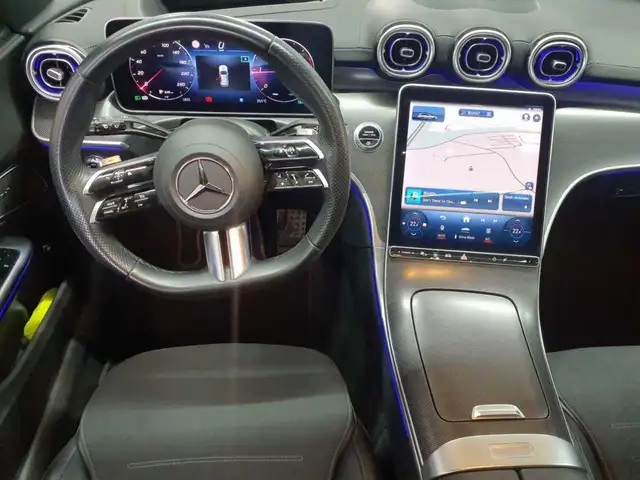 Mercedes-Benz C-Class view 9