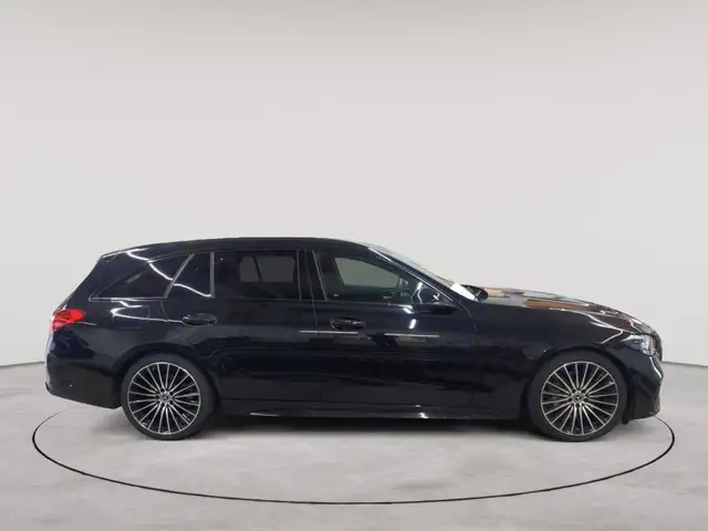 Mercedes-Benz C-Class view 3