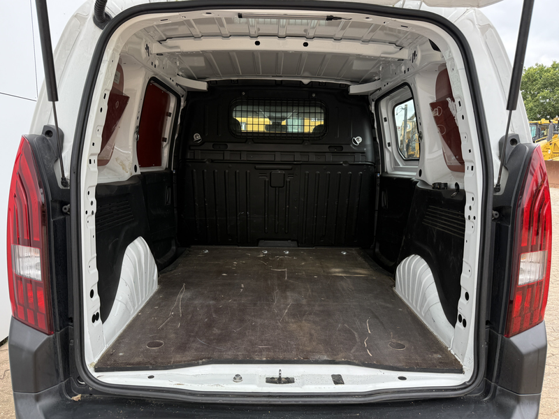Peugeot Partner 1.5 130PK Automaat L1 Dubbele Schuifdeuren Climate — photo 15