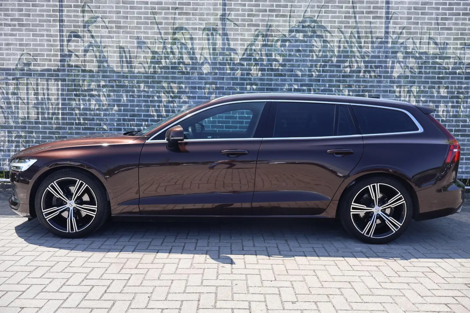 Volvo V60 2.0 B3 Inscription Adaptieve Cruise Control | BLIS Bruin - 2