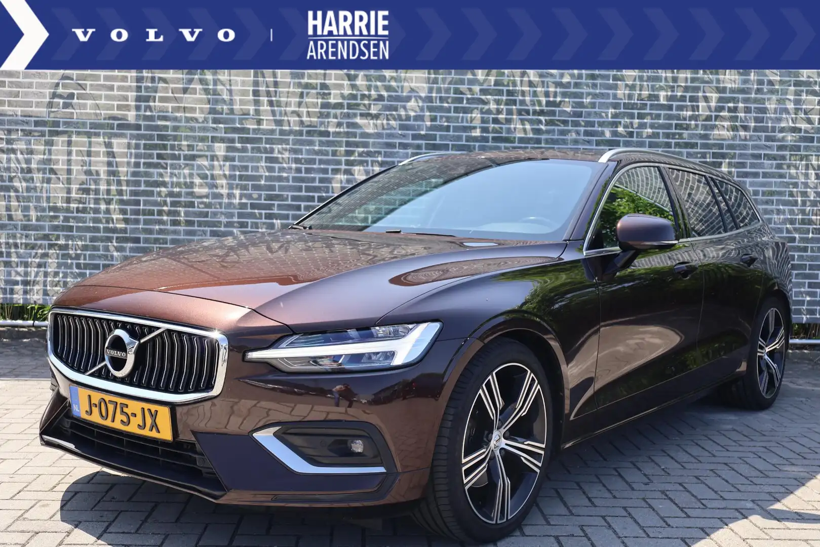 Volvo V60 2.0 B3 Inscription Adaptieve Cruise Control | BLIS Bruin - 1