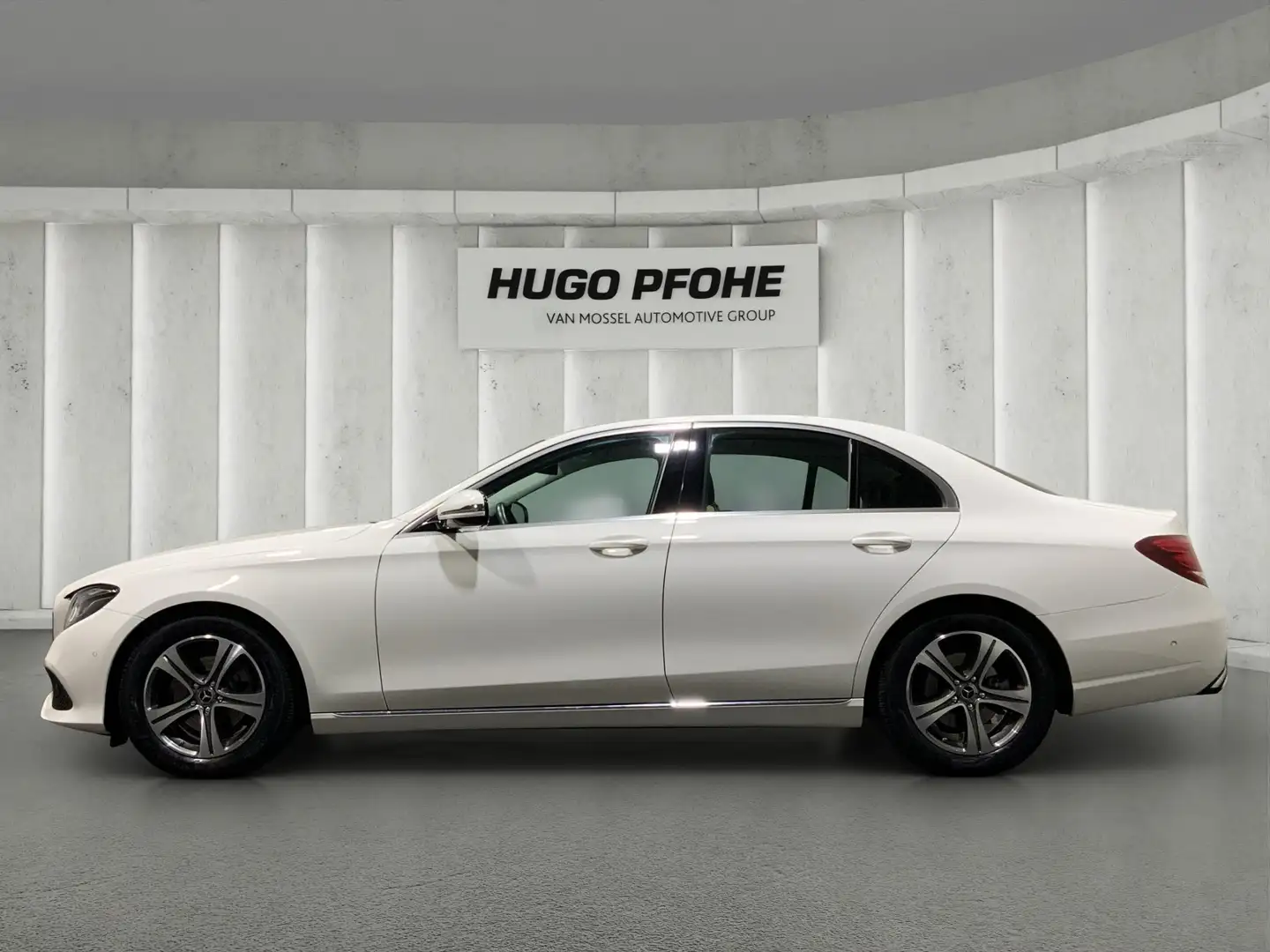 Mercedes-Benz E 200 d Avantgarde | AHK | NAVI | LEDER | MULTI BEAM Bianco - 2