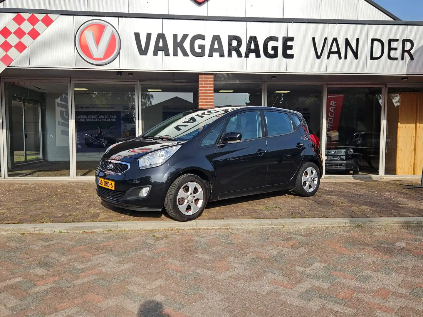 Kia Venga 1.6 CVVT X-ecutive Noir - 1