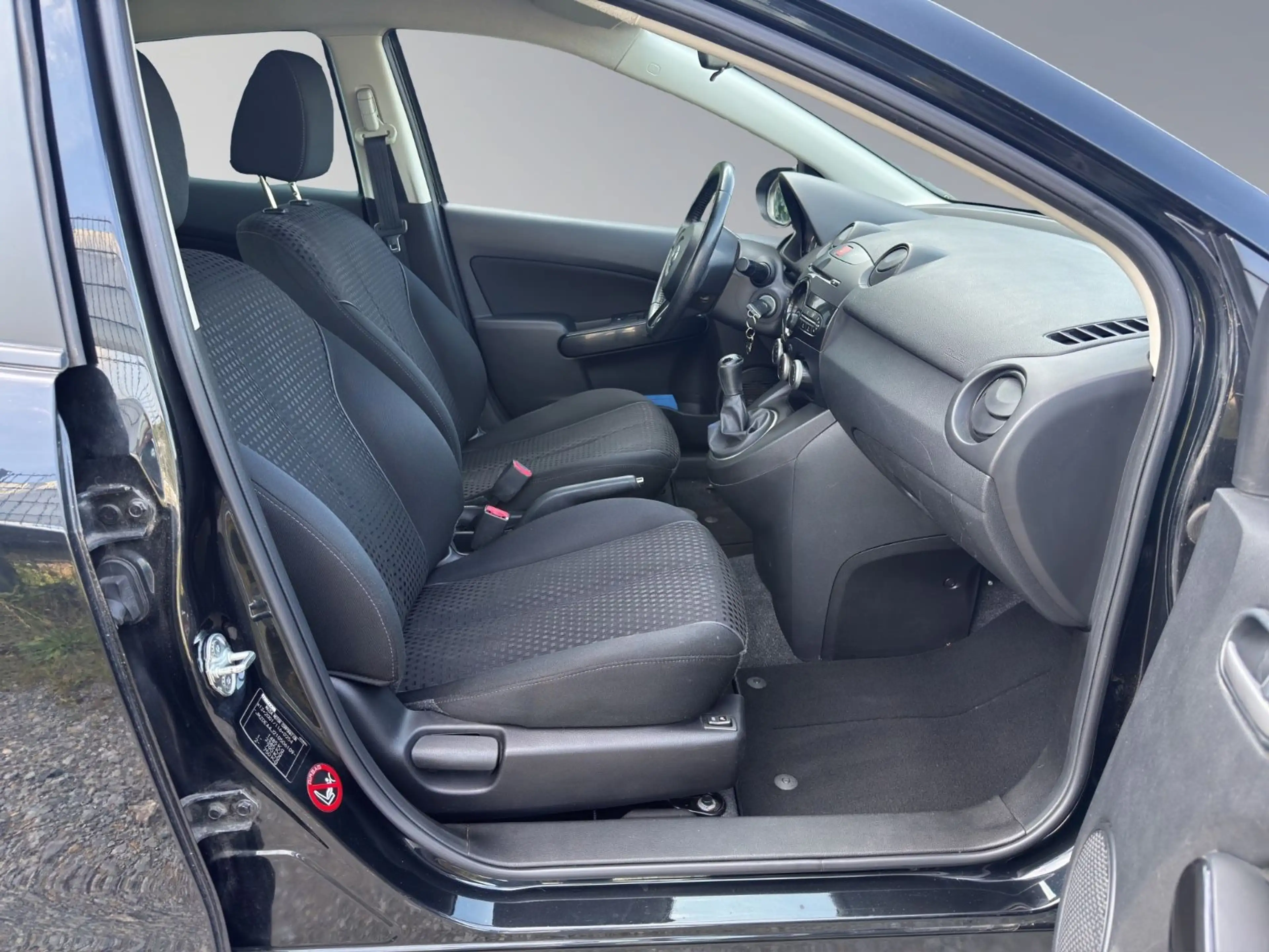 Mazda 2 Lim. 1.3 Sendo SHZ KLIMA PDC — photo 14