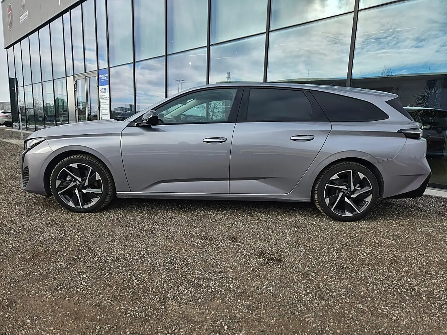 Peugeot 308 SW Hybrid 145 e-DSC6 Allure Silber - 2