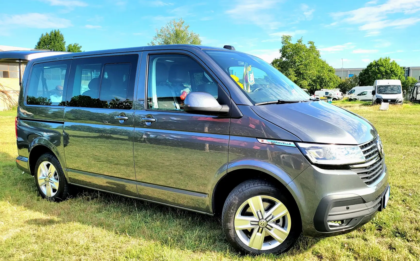 Volkswagen T6 Caravelle - 2