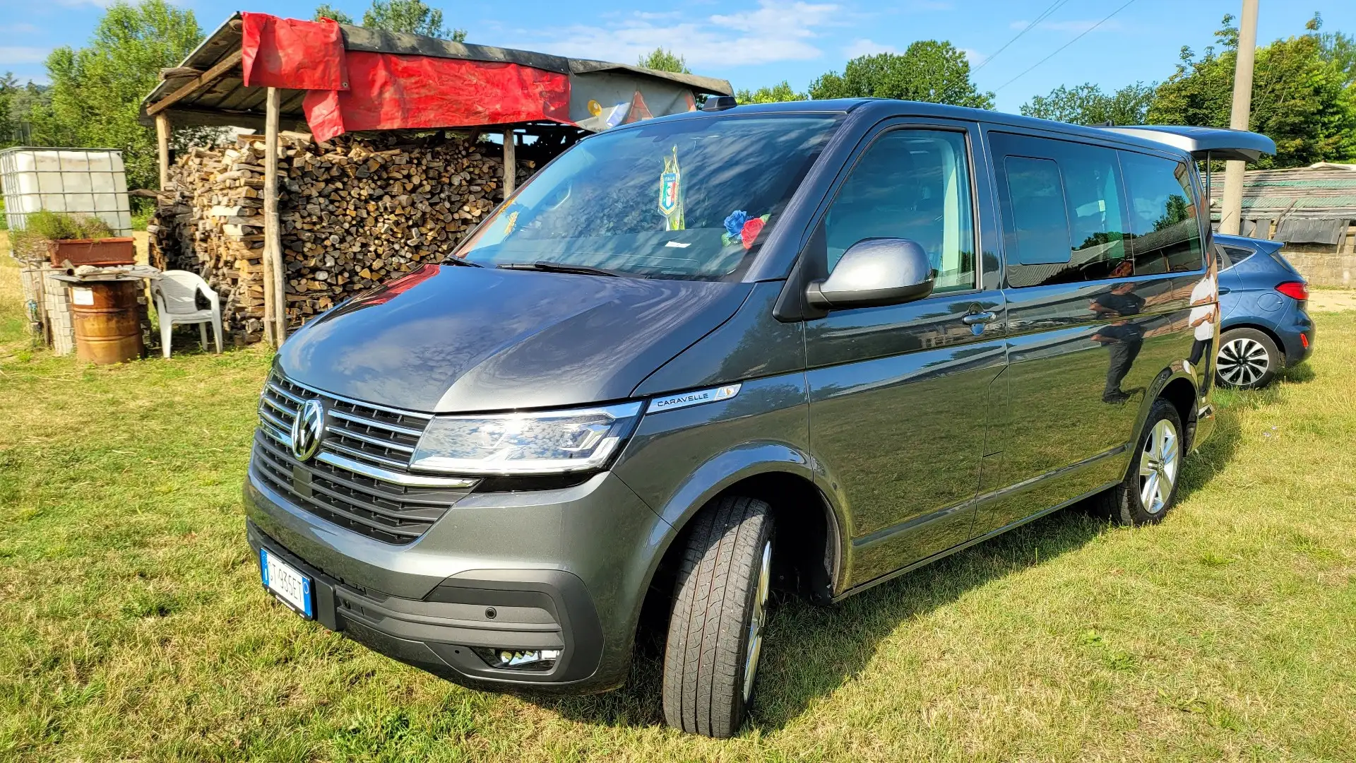Volkswagen T6 Caravelle - 1